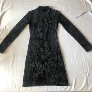 Bodycon velvet black dress